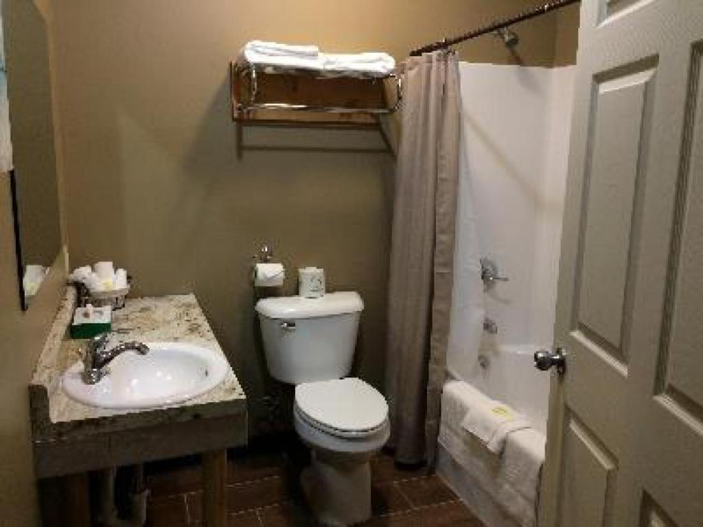 Big Horse Inn And Suites Lewistown Extérieur photo