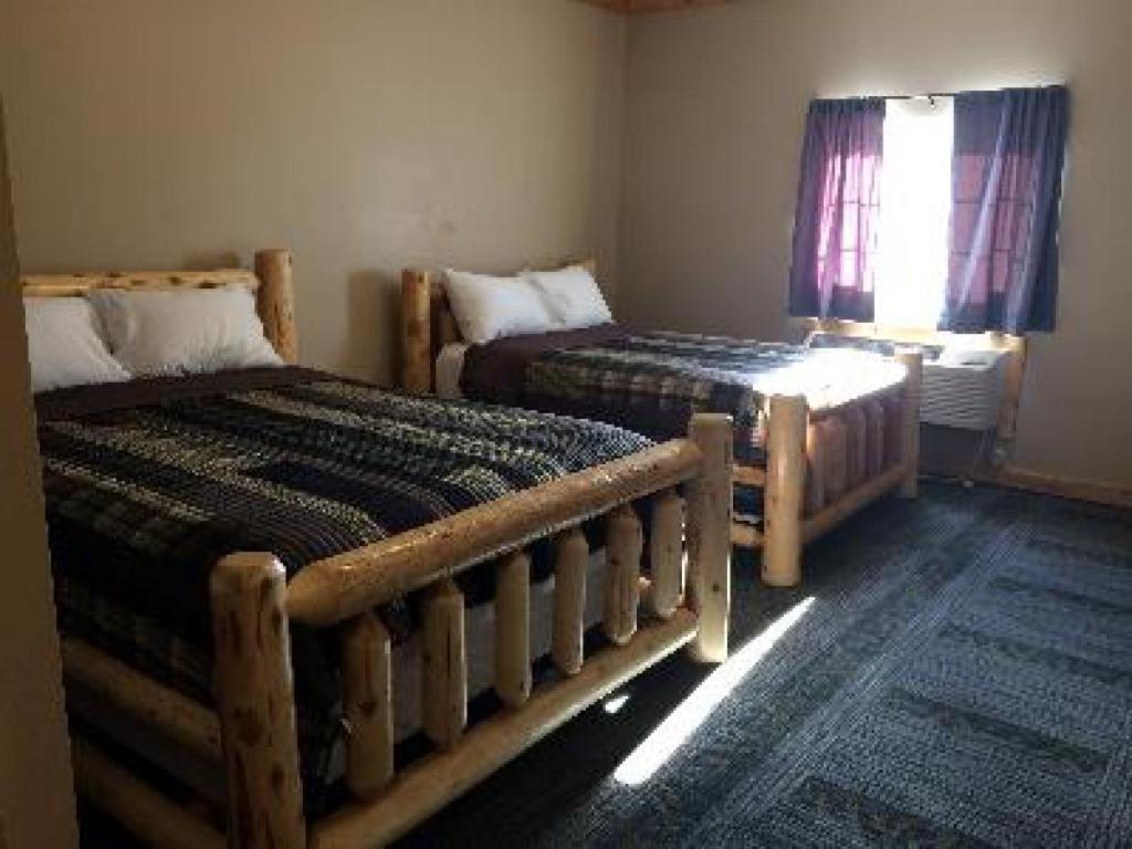 Big Horse Inn And Suites Lewistown Extérieur photo