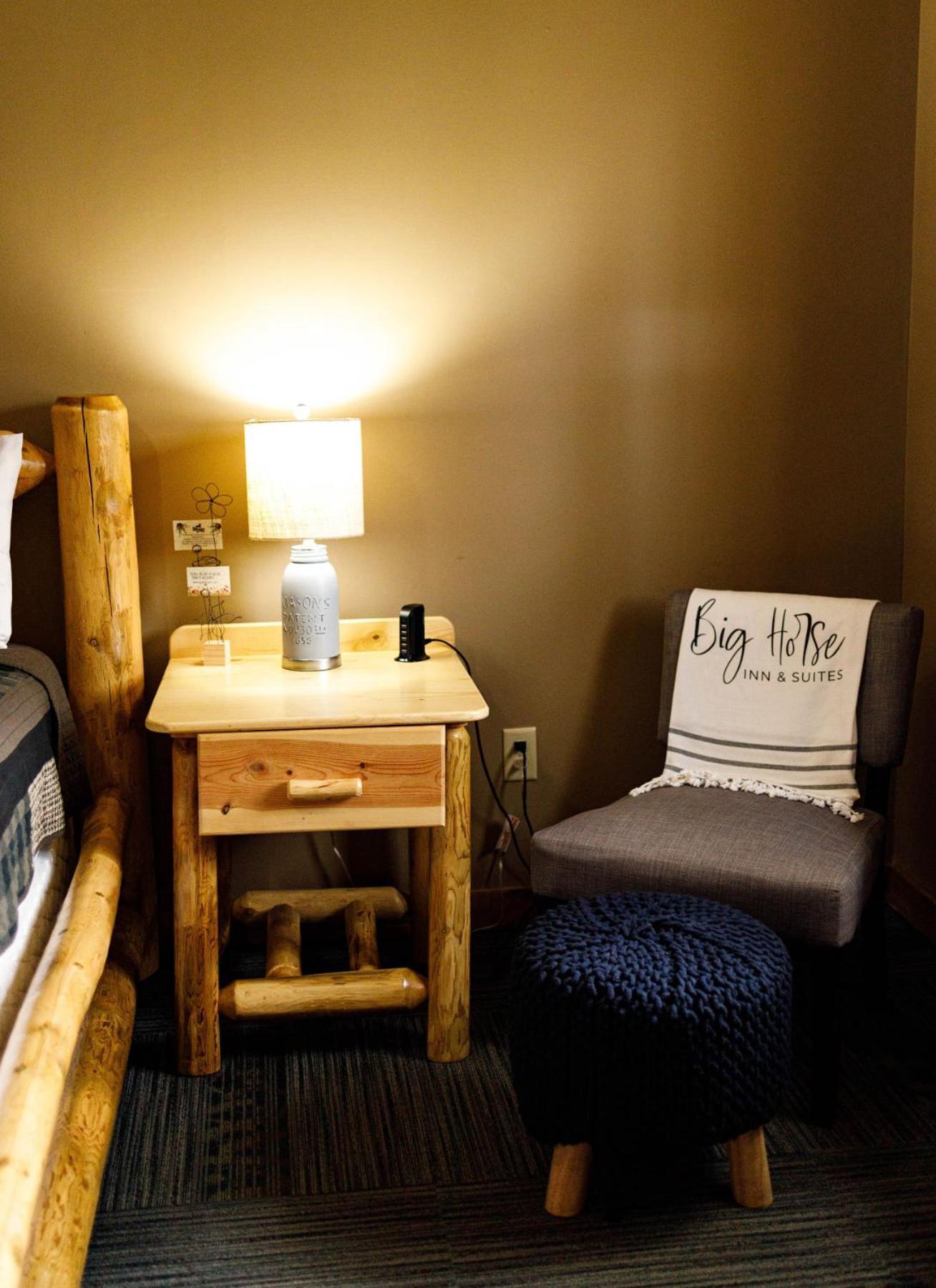 Big Horse Inn And Suites Lewistown Extérieur photo